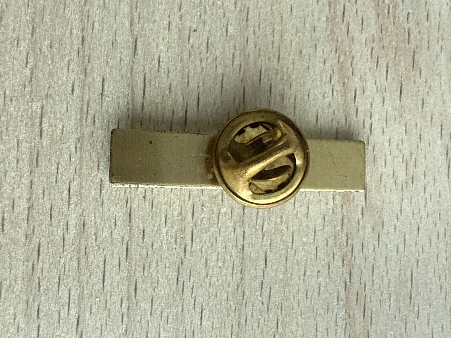 Plaketten & Abzeichen: Pin eier-maa – Gebraucht aus Glattbrugg von Schweigmatt 1
