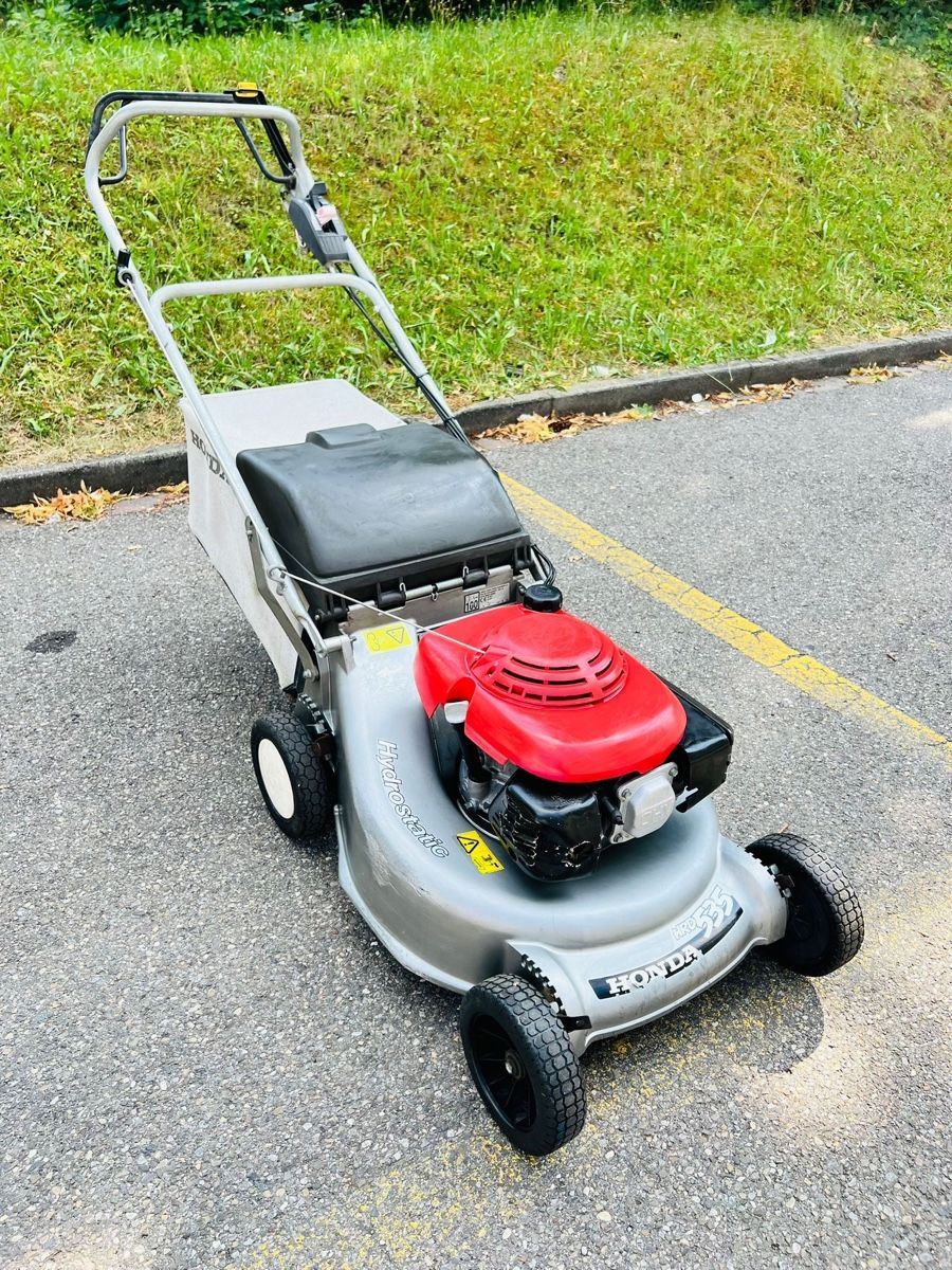Honda Tagliaerba: Rasenmäher Honda HRD 535 Hydrostatische Profi – Usato da Urdorf venduto da mas_5wfz