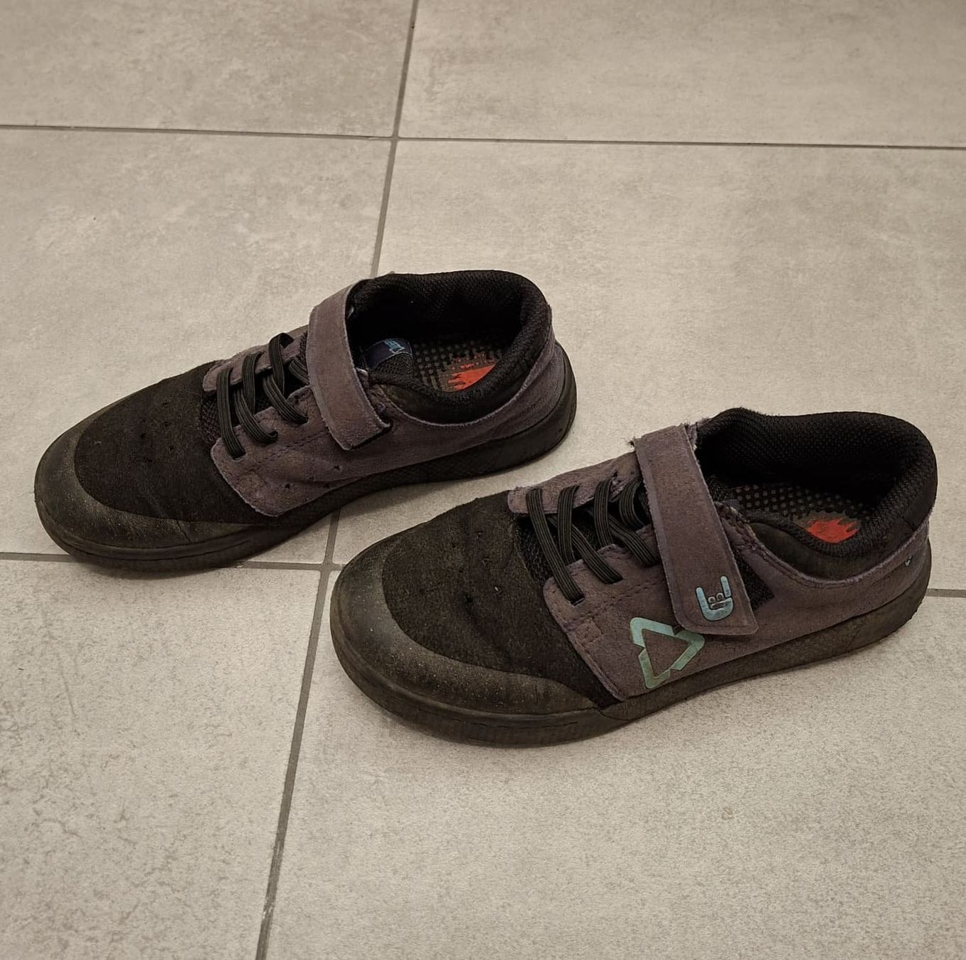 Leatt Schuhe für Jungen: Leatt MTB Schuh Grösse 34.5 Gebraucht – Gebraucht aus schönenwerd von Hard-Ware 1