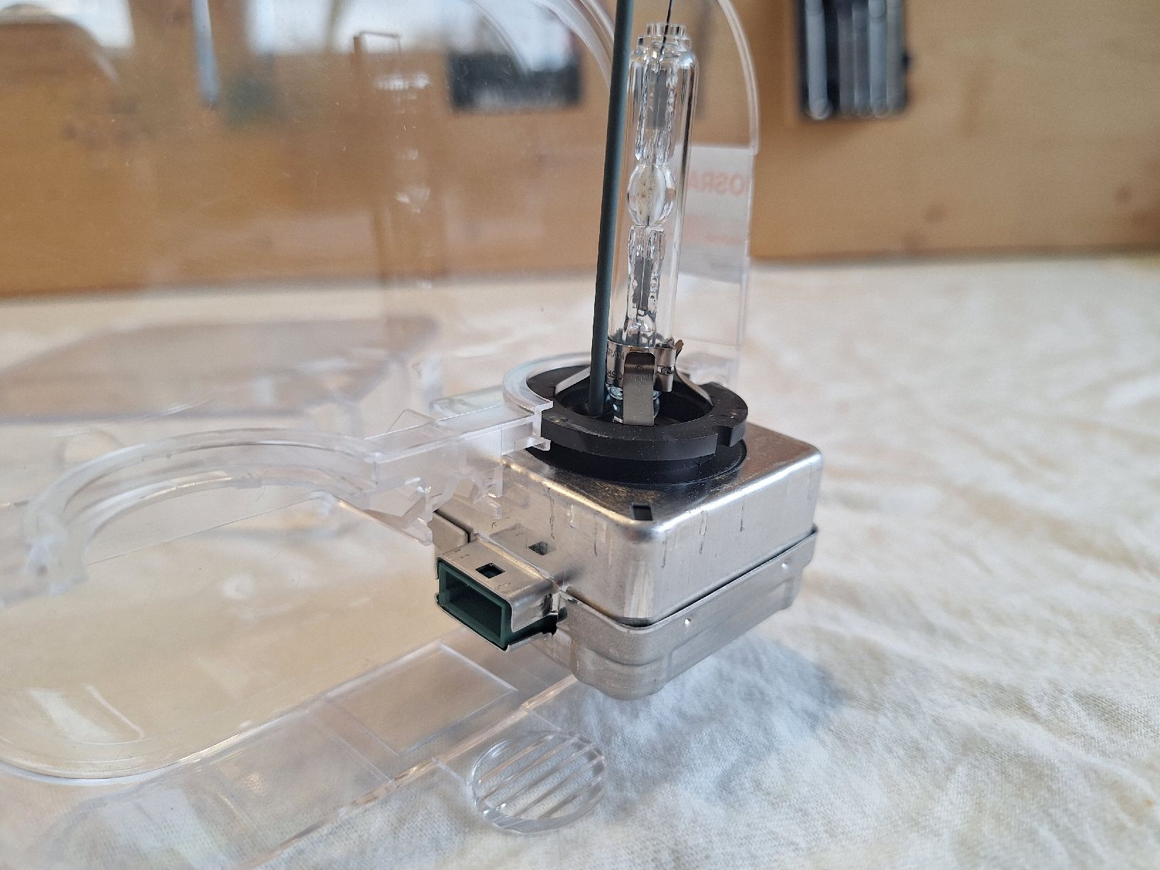 Volvo Scheinwerfer: Osram Xenarc electronic 66340HBI D3S 35W – Gebraucht aus Rickenbach Sulz von thnilu