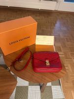 Louis Vuitton Pochette Métis