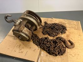 alter Intakter Kettenzug mit mehreren Metern Ketten ab 1.-