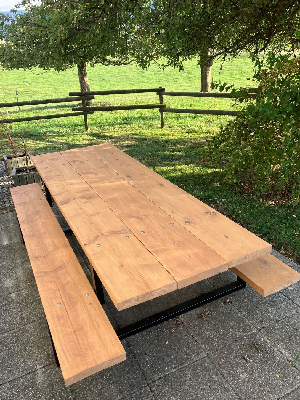 Tische: Table extérieur, table terrasse, table forestière – Gebraucht aus Vaulruz von jer_vp96 1