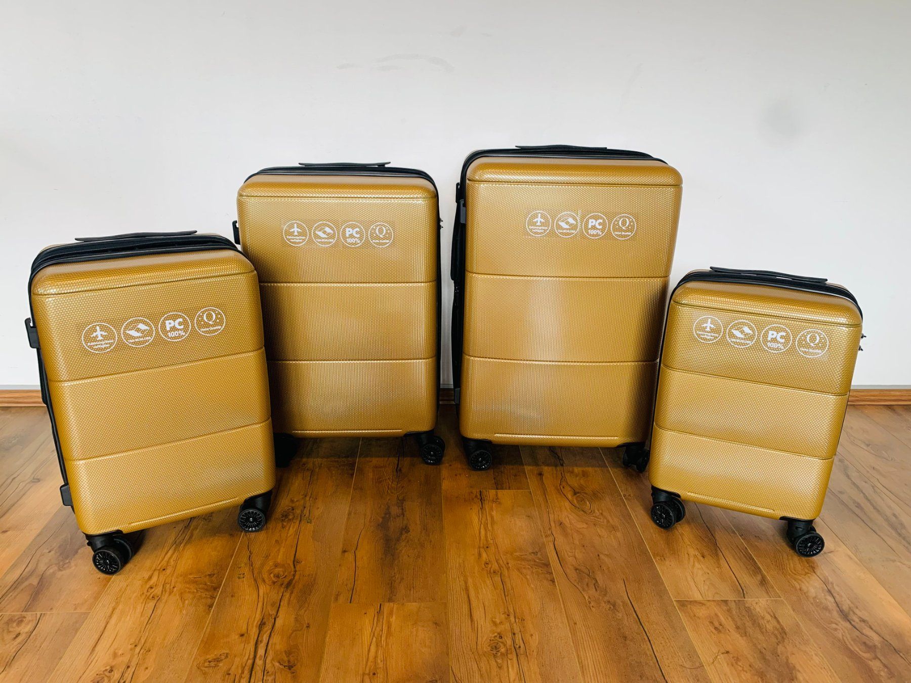 Valigie: 4 teiliges Koffer Polycarbonat gateBAG BUNDLE GOLD NEU – Nuovo e nell'imballaggio originale da Bergdietikon venduto da shopAgent 7