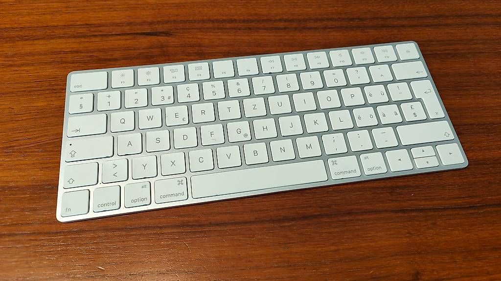 Apple Tastiere: Apple Magic Keyboard A1644 (Lightning) - ohne Touch ID – Usato da Bassersdorf venduto da zoooropa 1