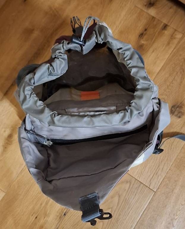 Zaini: Rucksack Deuter ACLite 15 – Usato da Rickenbach SZ venduto da Pinguin73 2