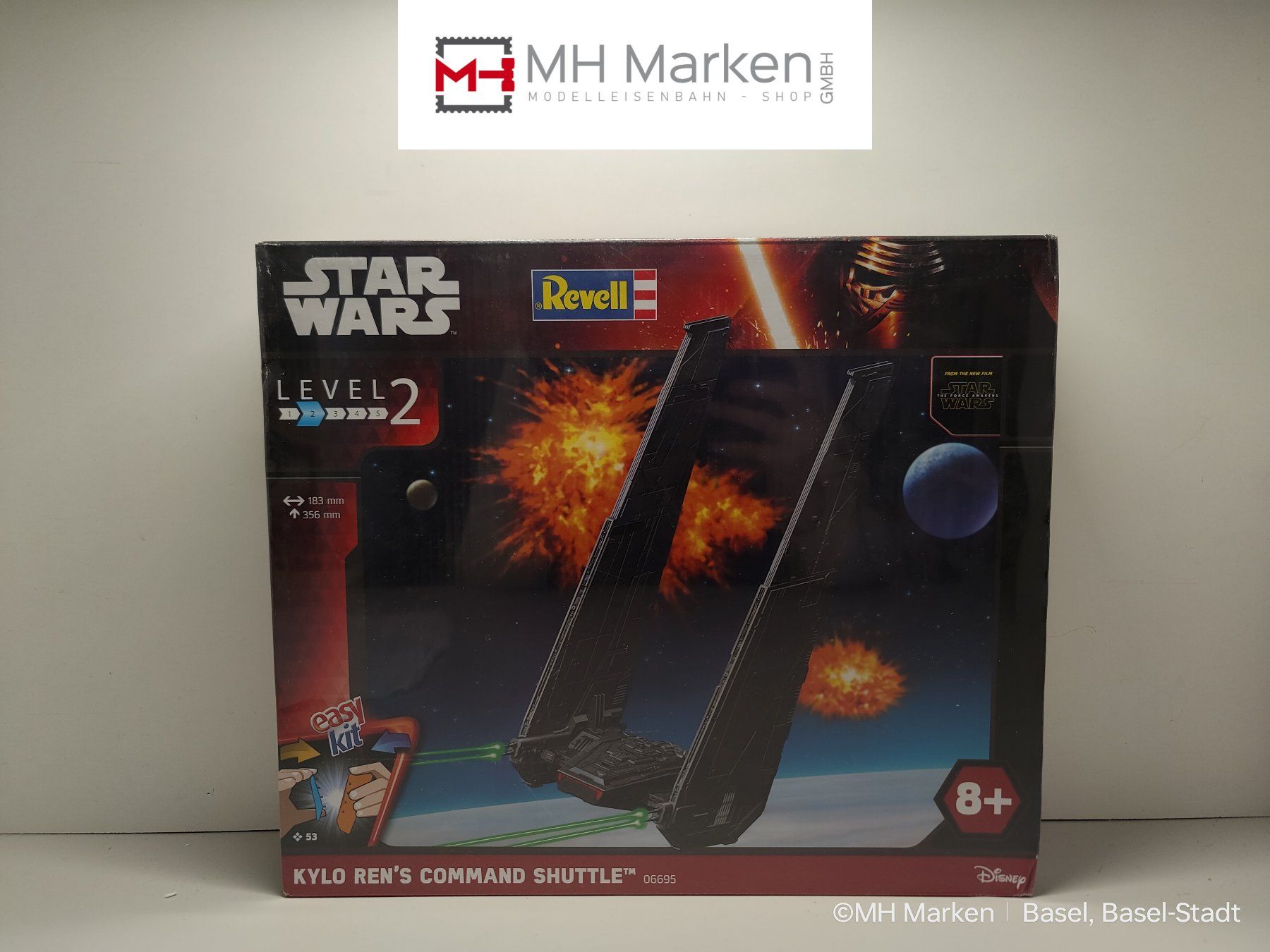 Revell Modellbausätze & Standmodelle: Revell 06695 Star Wars Kylo Ren´s Command Shuttle 1/93 – Gebraucht aus Basel von mhmarken