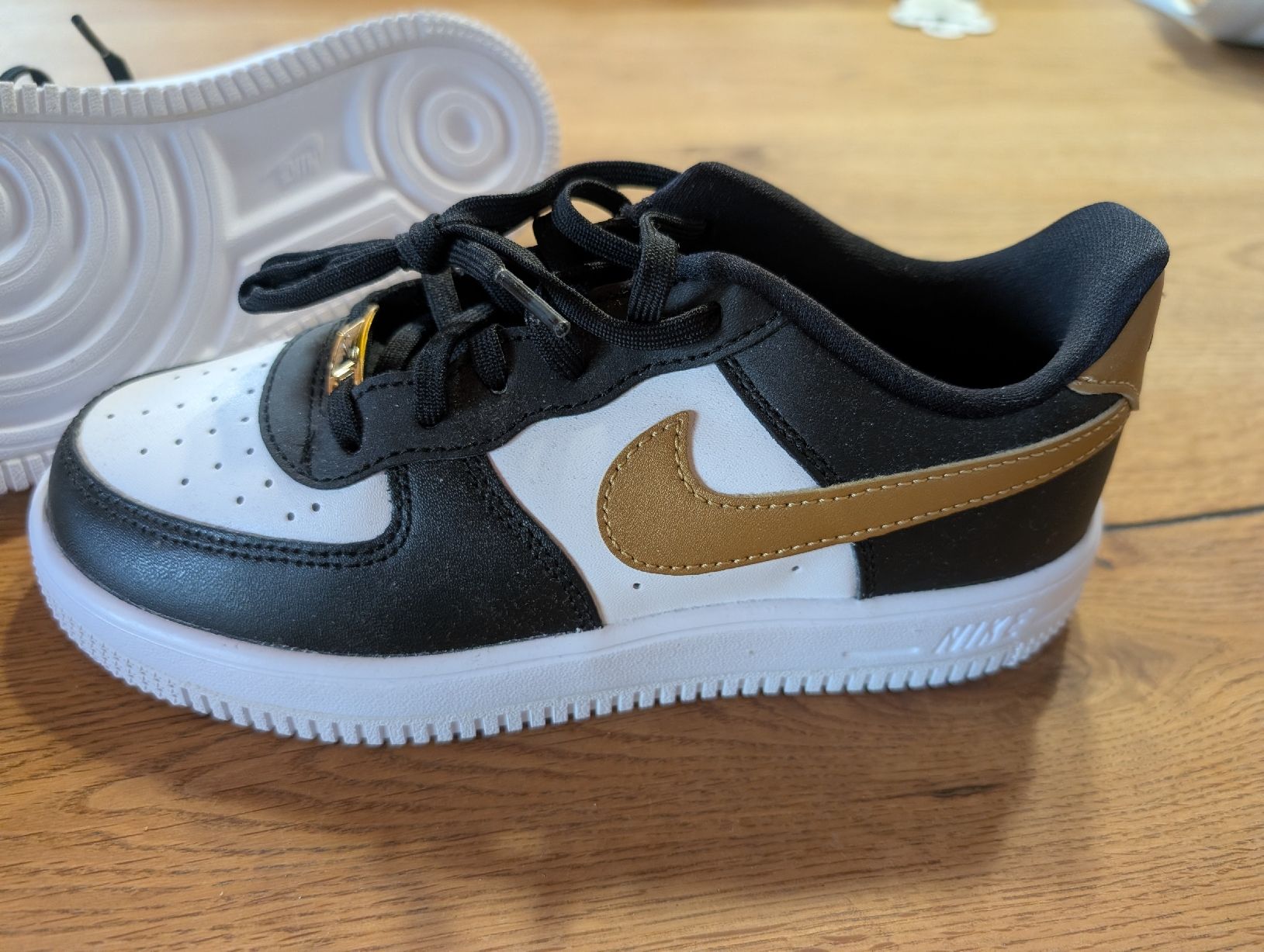 Nike Scarpe da uomo: Nike Sneakers, Grösse 35 – Nuovo (secondo la descrizione) da Glis venduto da ste_qh6n 1