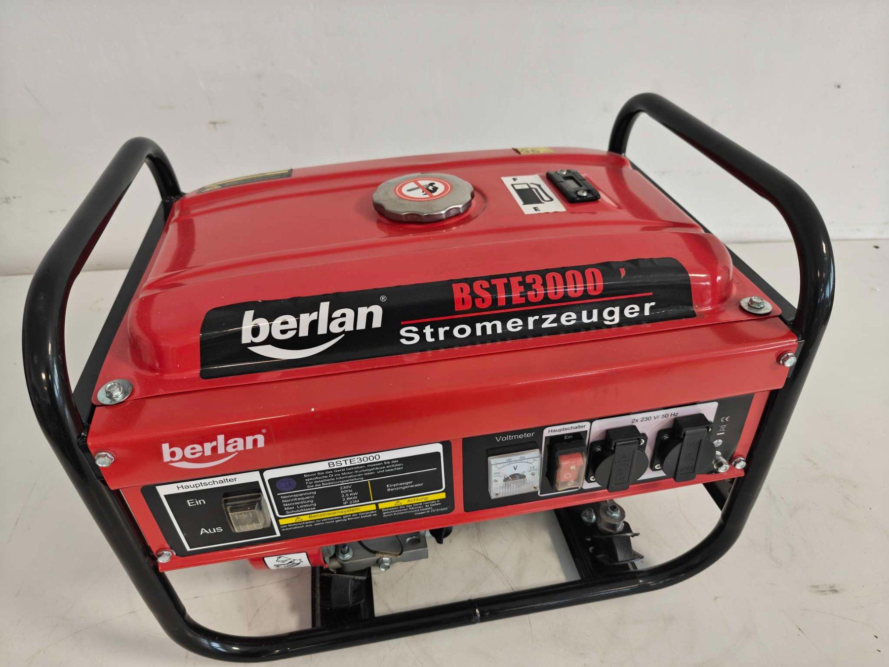 Stromgeneratoren: 2800 W Stromerzeuger Generator Notstromaggregat mit Mangel – Gebraucht aus Baar von Werkzeugzentrum 5