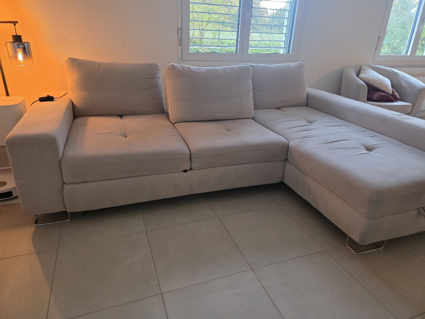 Conforama Divani: Ecksofa mit Schlaffunktion und Bettkasten hellbeige – Usato da Zürich venduto da Dargio01 3