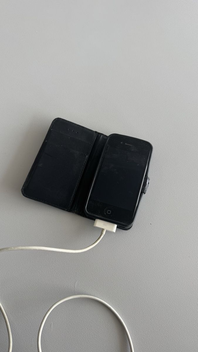 Apple Handys / Smartphones: iPhone 4  – Gebraucht aus Zürich von AliciaMiller 2