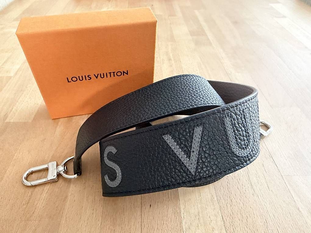 Louis Vuitton Altro in  Abbigliamento & Accessori: Louis Vuitton Schulterriemen – Usato da Au ZH venduto da Caliente007