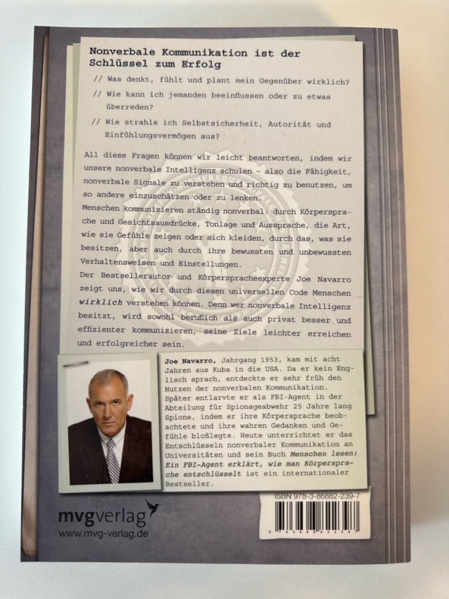 Libri: Menschen verstehen & lenken: Körpersprache-Buch – Nuovo (secondo la descrizione) da Bülach venduto da sunshiine_ 1