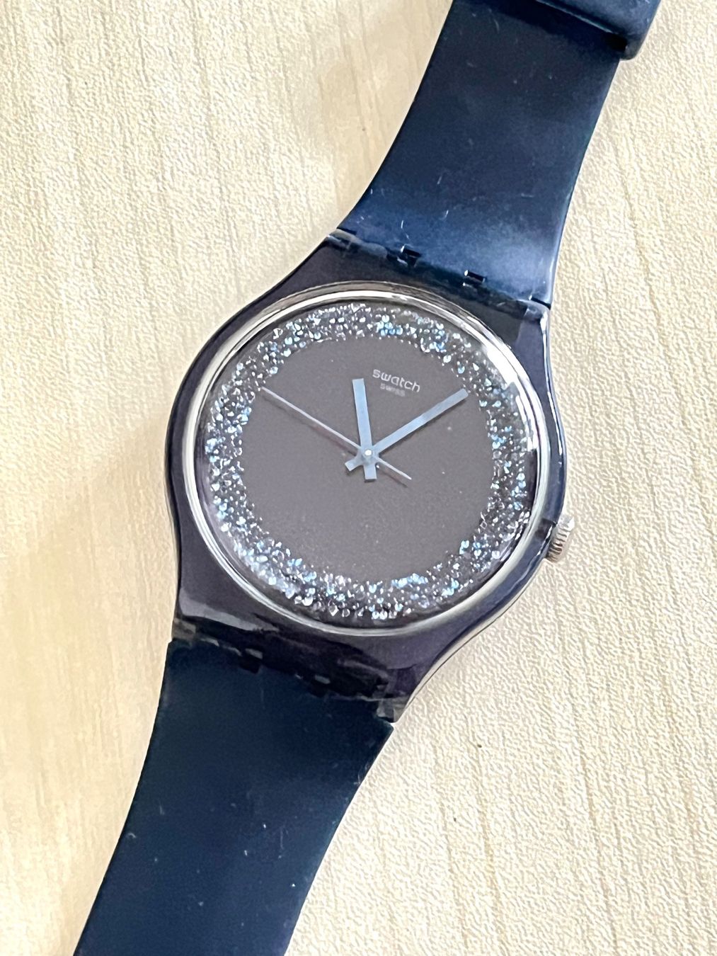 Swatch Orologi: Swatch Damenuhr, dunkelblau mit Glitzer – Usato da Grenchen venduto da chththl