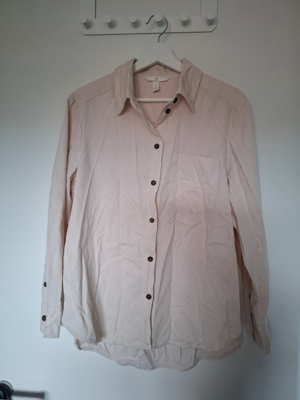 H&M Blusen: H&M Cord-Hemd in Beige – Gebraucht aus Dübendorf von bia_j2zg