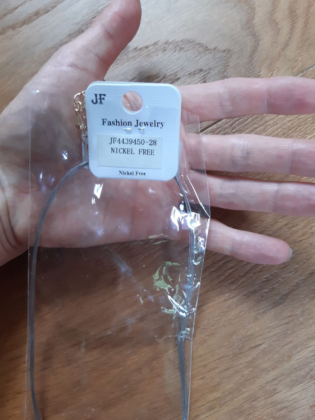 Colliers: neue halskette – Neuf avec emballage d'origine à Nebikon par Haidihooo 1