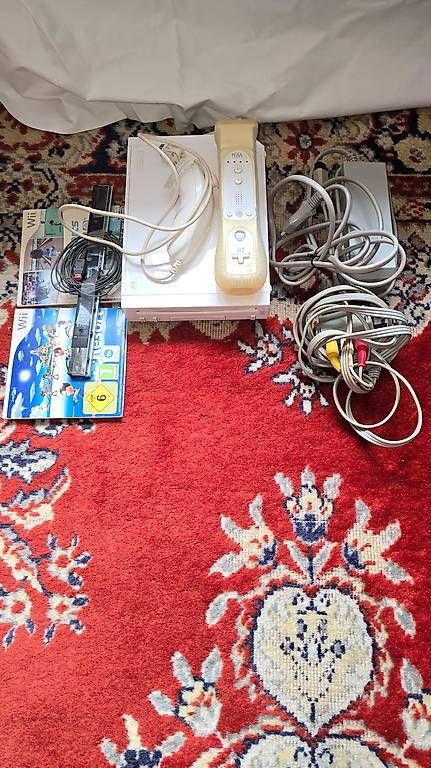 Console: MÉGA PACK  : Consoles Xbox 360 + Wii + Home Cinéma Philips  – Usato da Lausanne venduto da jos_vn7g 2