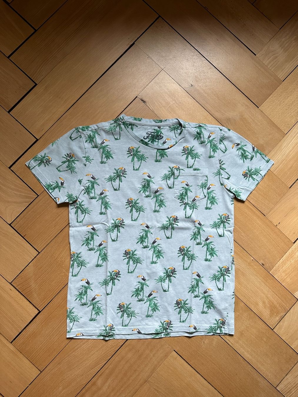 T-shirt: FRESH - T-Shirt hellblau mit Palmen S – Usato da Zürich venduto da Diazaio
