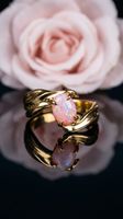 Bague dorée avec opale rose