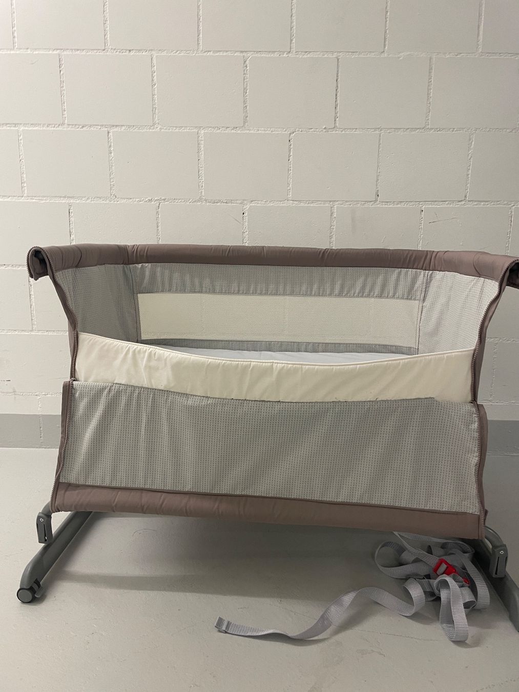 Chicco Letti: Chicco Next2Me Essential Bedside Crib – Usato da Thalwil venduto da brunof 2
