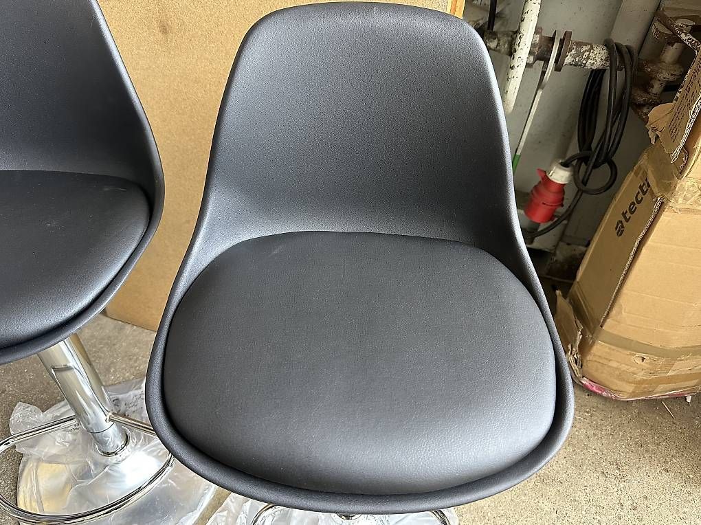 Hocker: 2 Stk. neue Barhocker in schwarz – Neu (gemäss Beschreibung) aus Necker von liq24 6