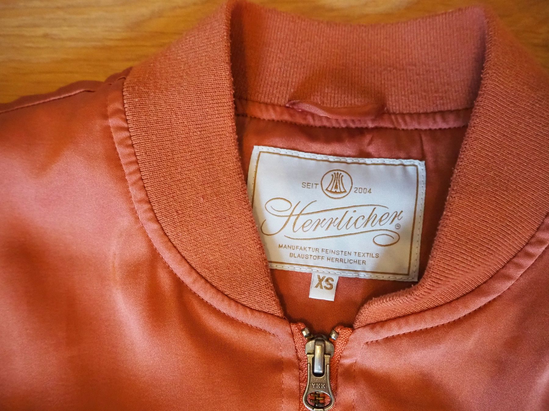 Herrlicher Giacche: Bomberjacke Herrlicher lachs Grösse XS – Usato da Zürich venduto da snowow 1