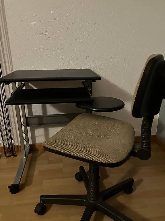 Scrivanie: Bureau d'ordinateur pour enfants. – Usato da Genthod venduto da FraNikos 1