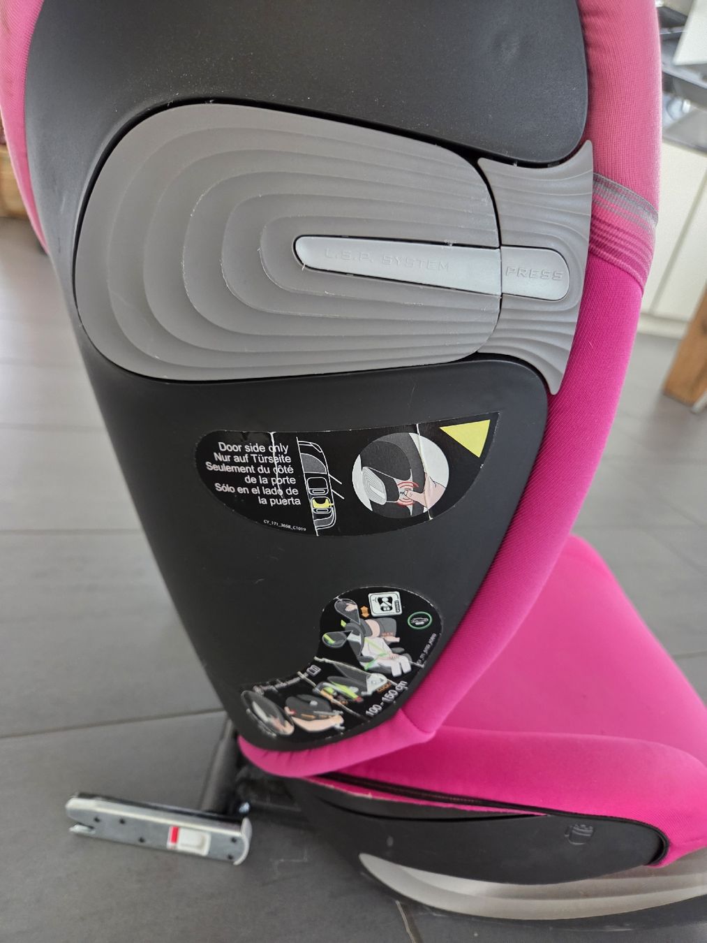 Cybex Seggiolini per auto: Cybex Solution S-i-Fix Kindersitz pink 100-150cm – Usato da Rafz venduto da pacoll 3
