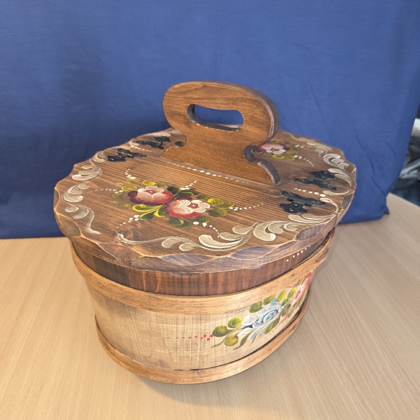 Contenitori & Simili: Holzkorb mit Deckel handbemalt Blumenmuster mit Henkel – Nuovo (secondo la descrizione) da Kriens venduto da gra_fhn7 1