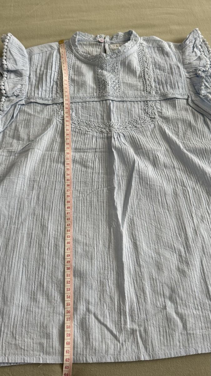 Top: Bluse hellblau Grösse M mit Spitze kurzarm – Nuovo (secondo la descrizione) da Mörigen venduto da TimelessFinds 4