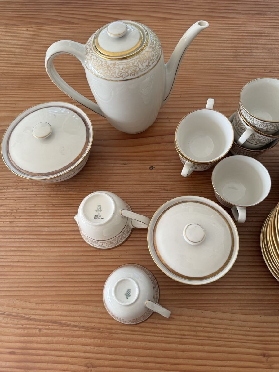 Set di piatti: Kaffeeservice, Geschirrset,Langenthal , Golddekor – Usato da Lanzenhäusern venduto da Galaa 7