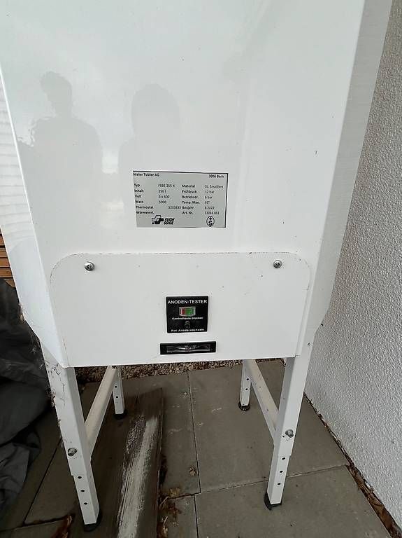 Sanitari: Boiler eau chaude docccasion – Usato da Marnand venduto da karate03 1