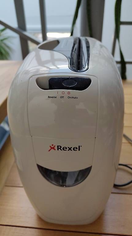 Destructeurs de documents: Destructeur de documents Rexel – D'occasion à La Conversion par meska 2