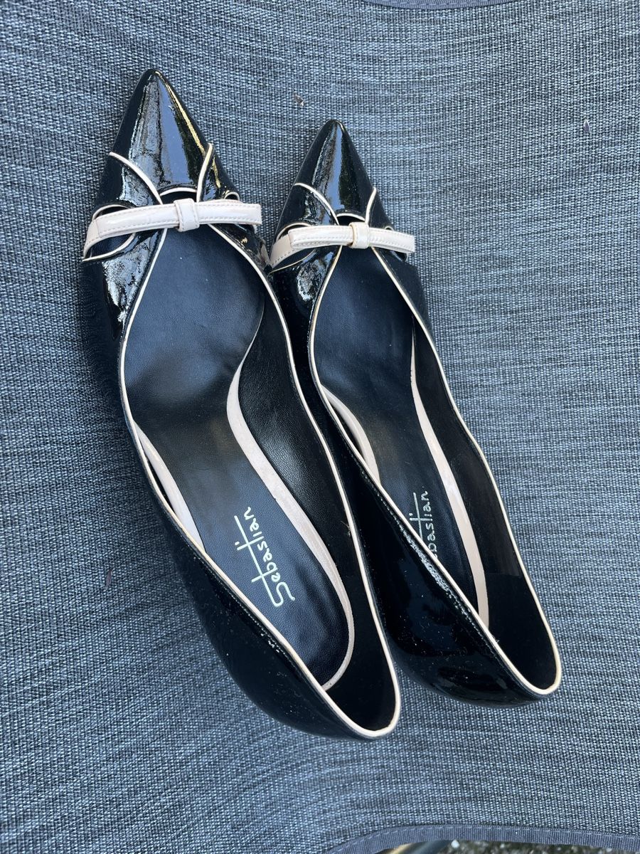Scarpe da donna: 1 Paar Pumps, Lackleder, Gr. 39,5 – Nuovo (secondo la descrizione) da Zürich venduto da Jeniffer1 1