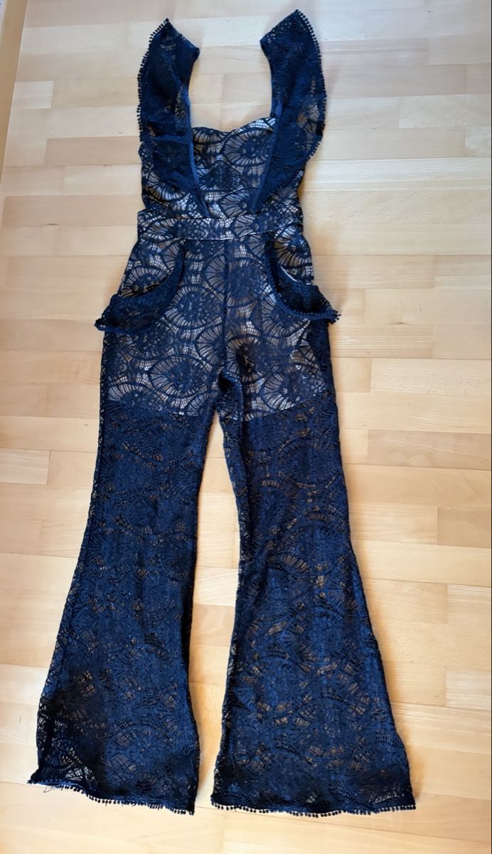 Tute: Elegant Black Lace Jumpsuit  – Usato da St.Josefen venduto da lop_lh8d 1