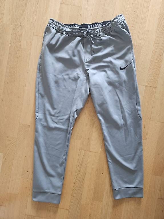 Hosen: Nike Trainerhosen – Gebraucht aus Nidau von ann_2289