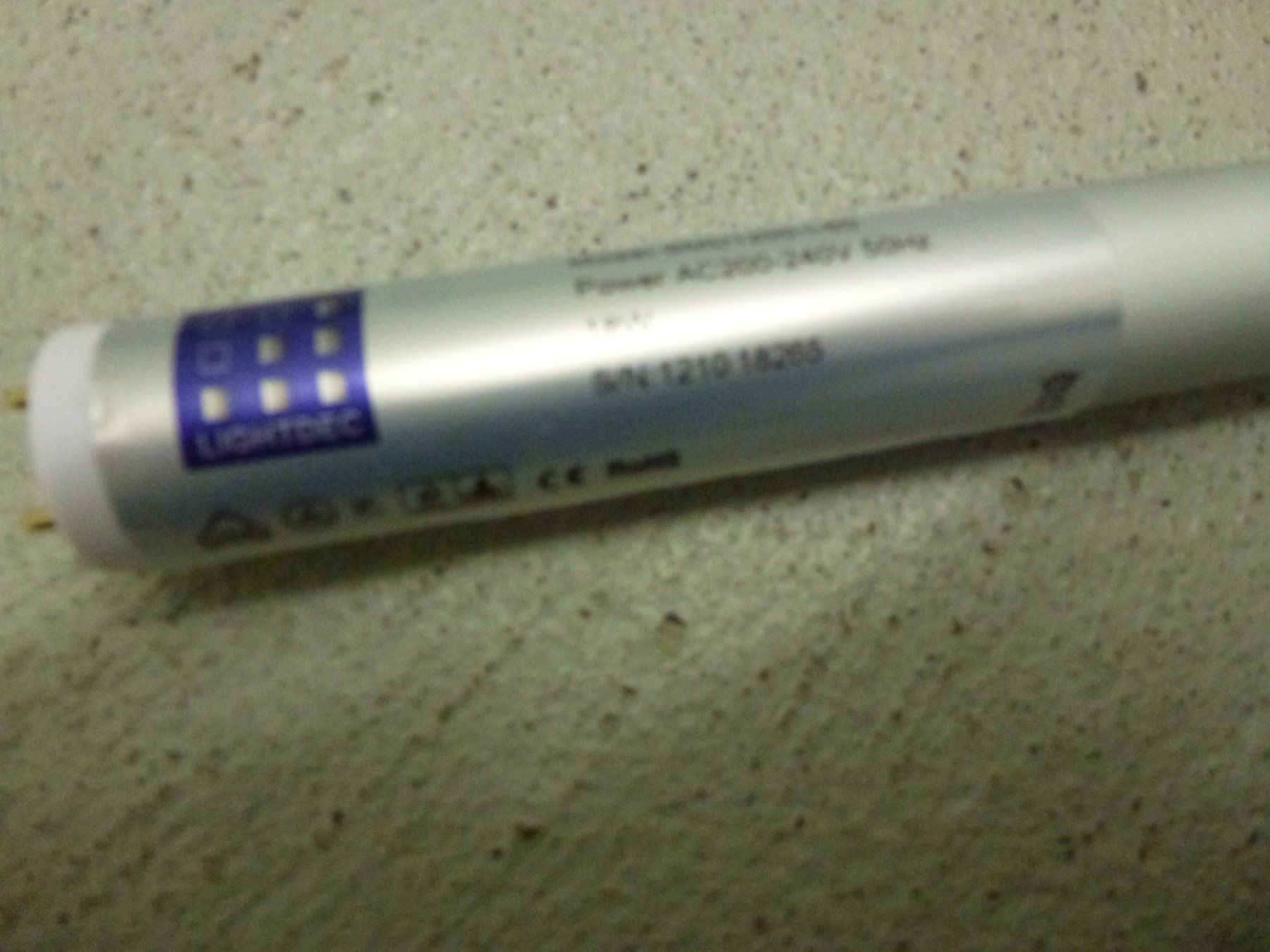 Lampes: LED Röhre Lightdec 18W 1200mm weiss – D'occasion à Hombrechtikon par HGK50 7
