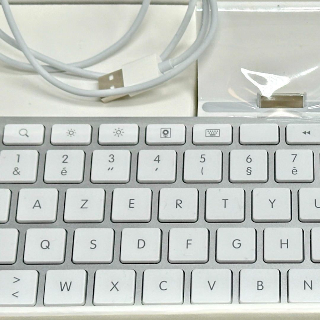 Apple Tastaturen: Apple Keyboard Dock AZERTY MC533F/A model A1359 pour iPad – Gebraucht aus Morges von vintiques 3