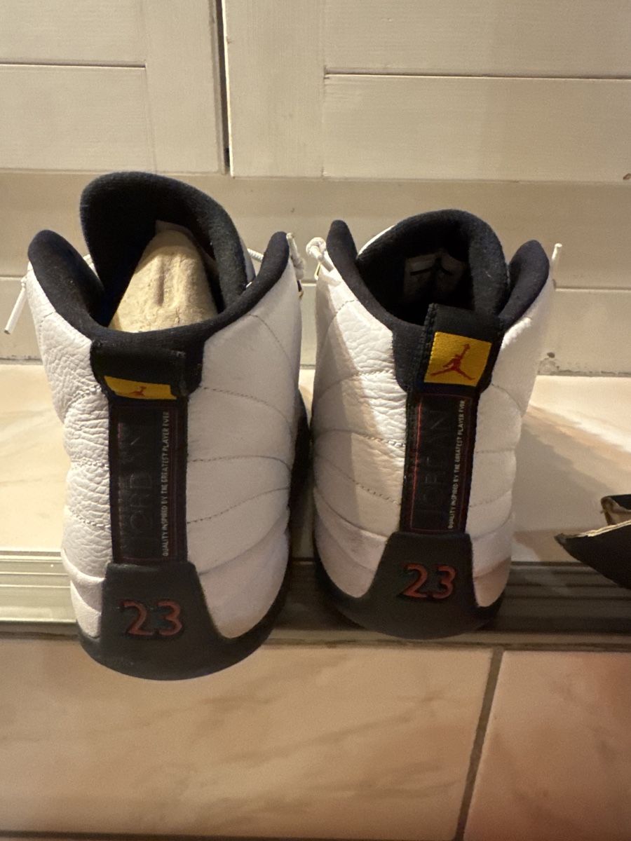 Jordan Scarpe da uomo: Jordan 12 taxi 10 – Nuovo (secondo la descrizione) da Genève venduto da 5826 2