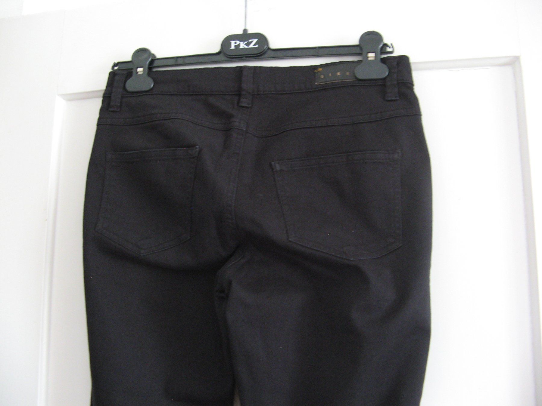 Sisley Pantaloni: Sisley Hose schwarz Gr. W29, L30 – Usato da Zürich venduto da apil 5