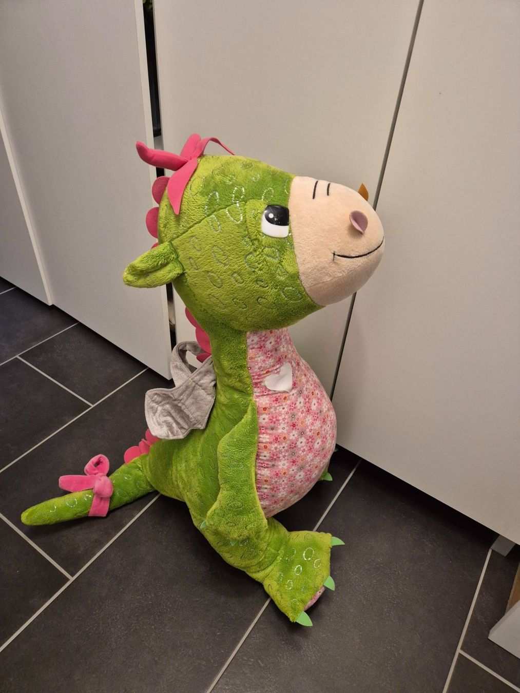 Figuren: süsser Plüschdrache 70cm – Gebraucht aus Möriken AG von rog_wwk9