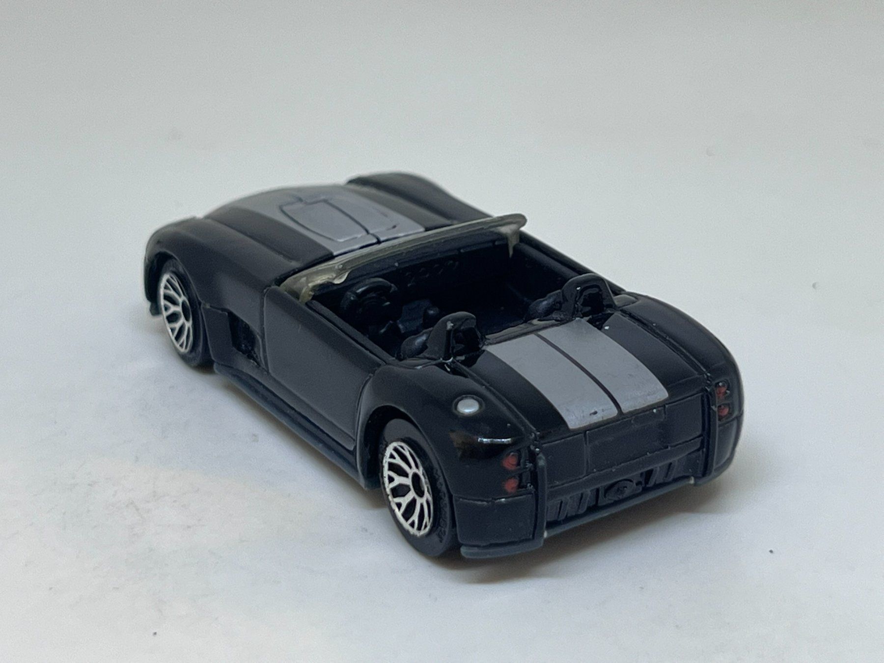 Matchbox Modellini d'auto: Matchbox Ford Shelby Cobra Concept #661 – Usato da Wildegg venduto da LaaBoutique 2