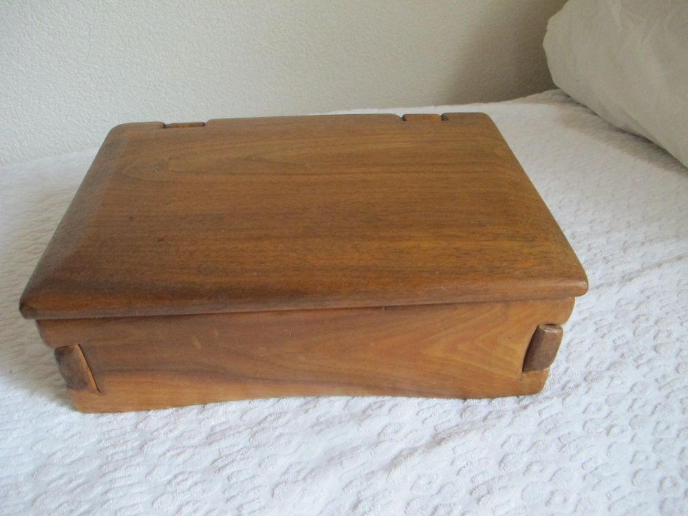 FÜLLER KUGELSCHREIBER SCHREIBGERÄTE Sammler Box Vitrine Holz-Optik DE