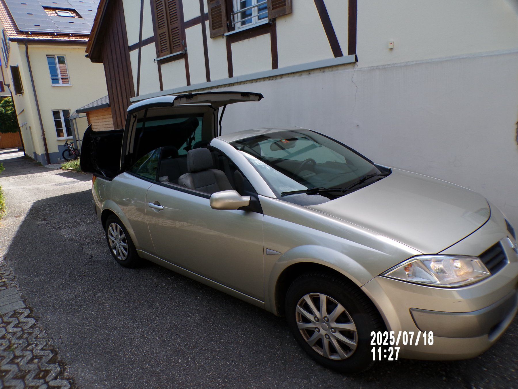 Renault Automobili: Renaul Megane Cabriolet  2.0 16v. – Usato da Neuchatel venduto da Sylemef