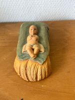Jesus Kind in Krippe Huggler Krippenfigur Weihnacht 22 cm NP