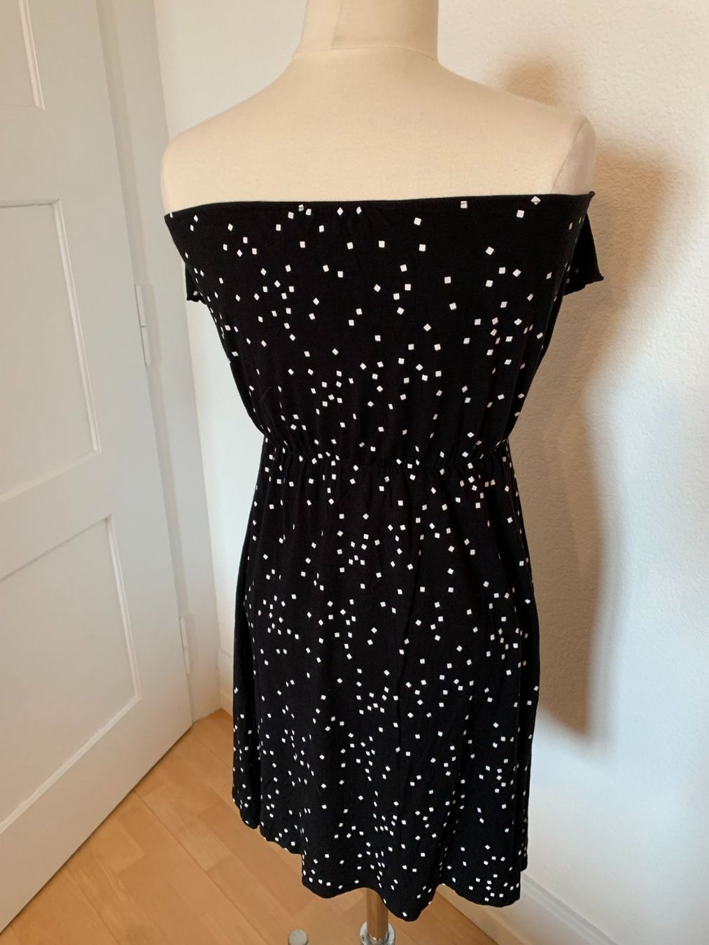 Vestiti: even&odd Kleid, Gr. M, Schwarz / Weiss – Usato da Worb venduto da farben20zauber 2