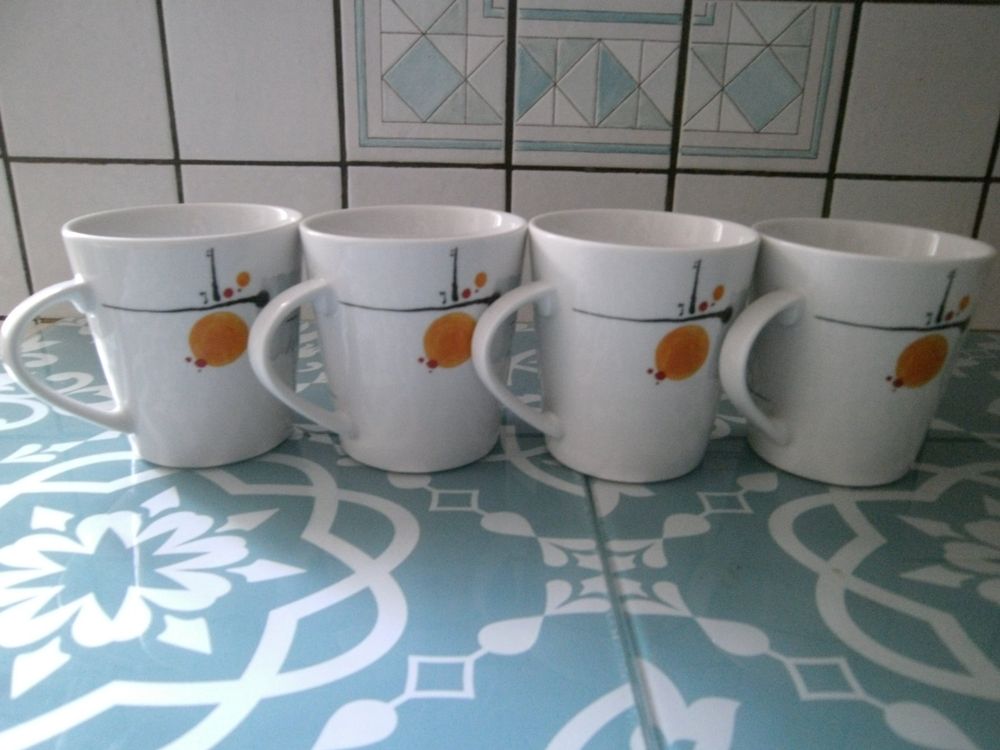 Paire de grandes tasses à chocolat Directoire | GSLR Antiques