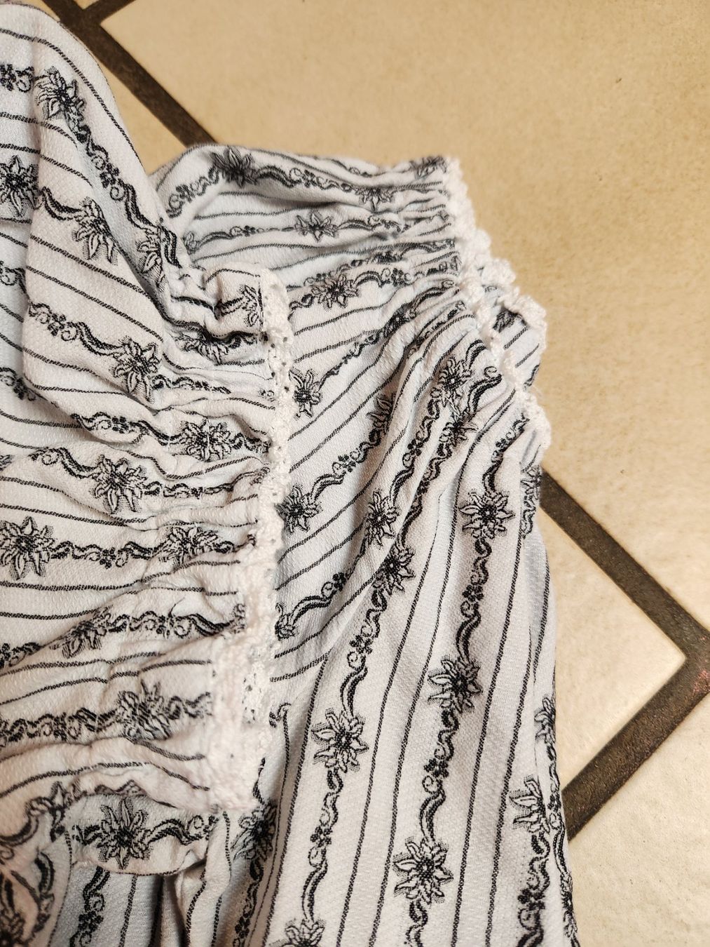 Camicette: Edelweissbluse von Jenni mit Pufffärmel  Hellgrau Neu Gr.38 – Nuovo e nell'imballaggio originale da Gstaad venduto da Meiel2020 5