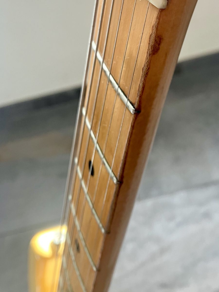 Fender Strumenti musicali: Fender Stratocaster 1976 / 77 – Usato da Basel venduto da gstq 9