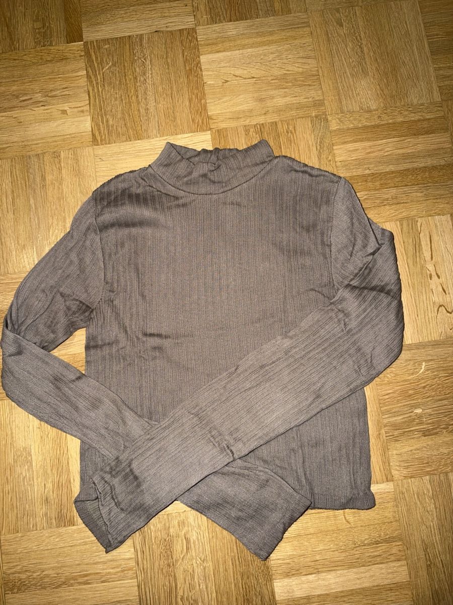 Pullover & Sweatshirts: Langarmshirt neu – Neu (gemäss Beschreibung) aus Biel/Bienne von Peeeep10